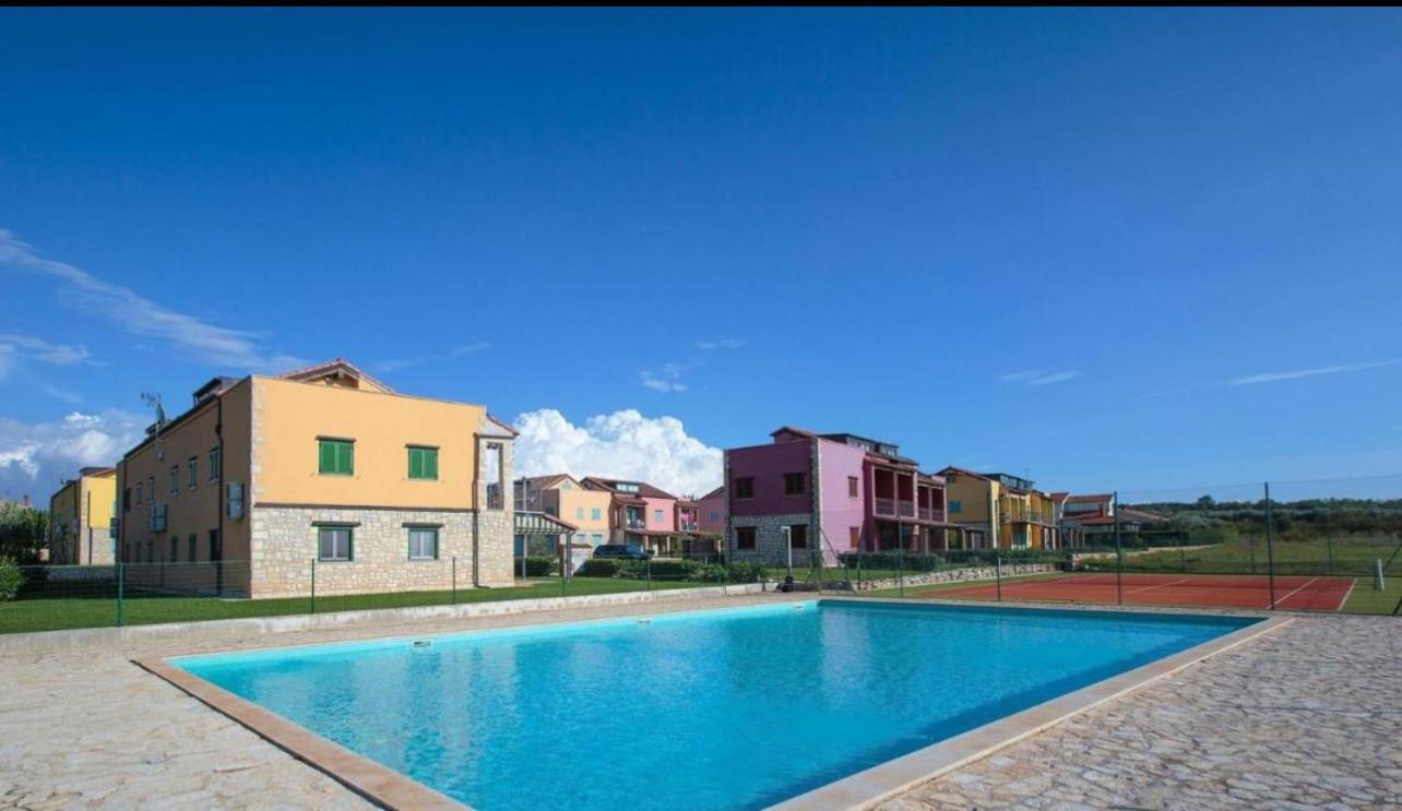 Apartment Aleks Tar-Vabriga Εξωτερικό φωτογραφία