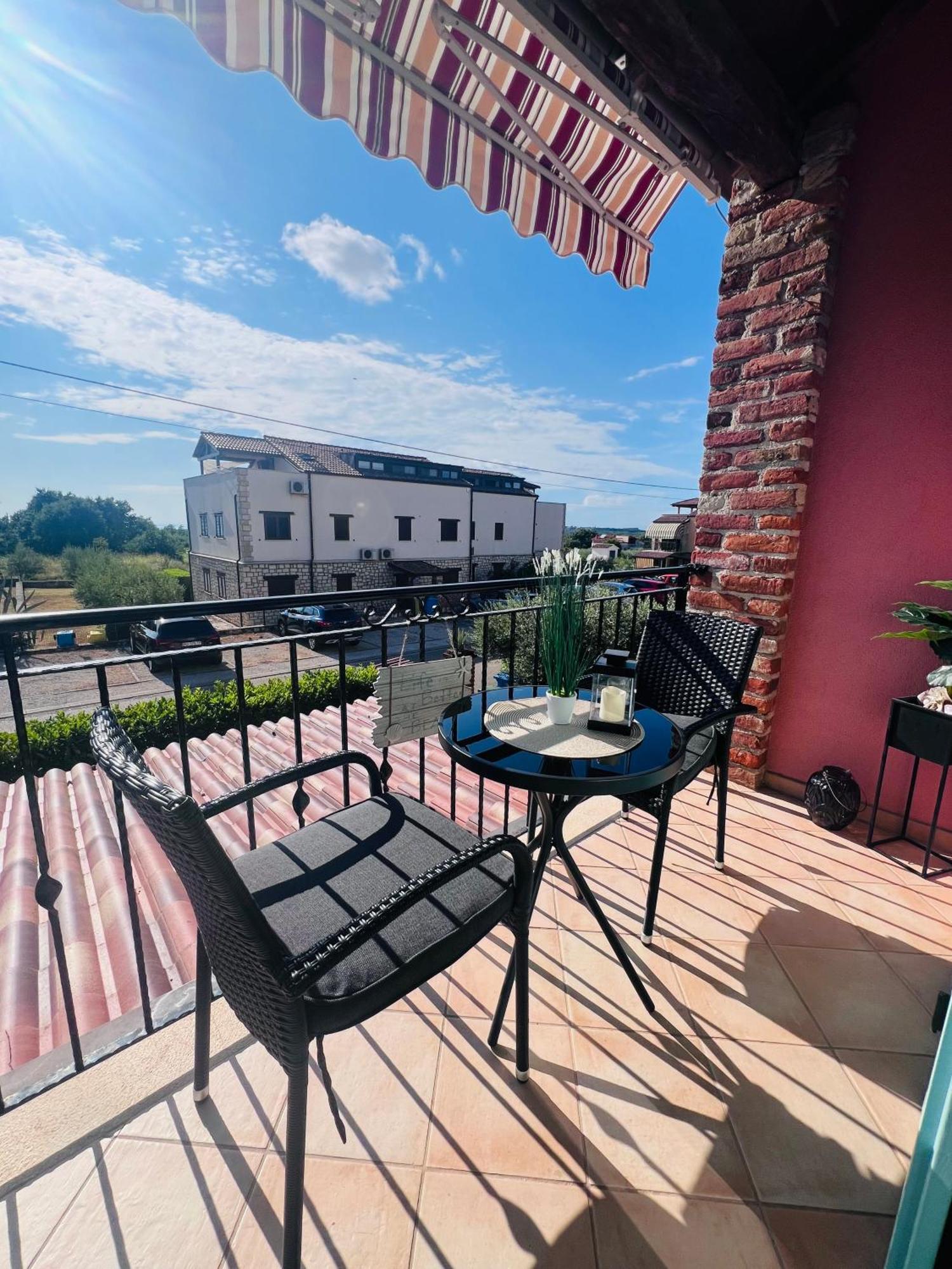 Apartment Aleks Tar-Vabriga Εξωτερικό φωτογραφία