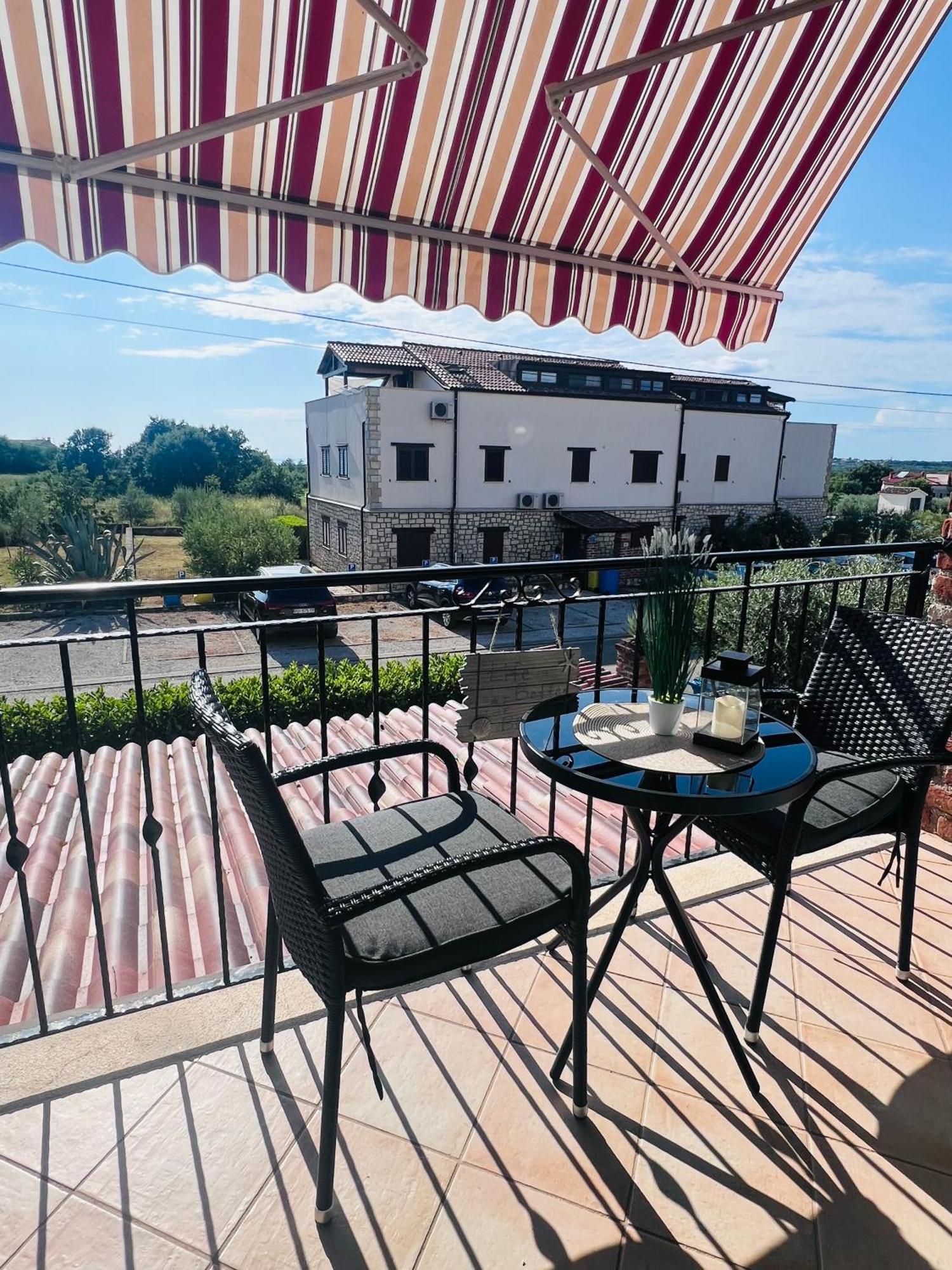 Apartment Aleks Tar-Vabriga Εξωτερικό φωτογραφία